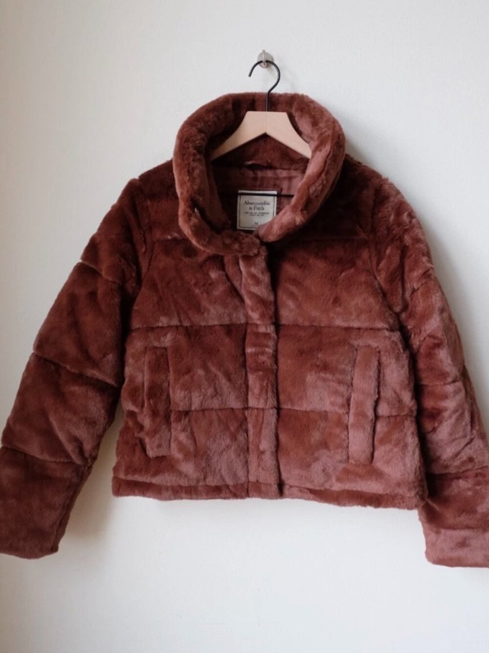 NWTAbercrombie & Fitch Womens Faux Fur Mini Puffer Crop Jacket Coat Medium Brown